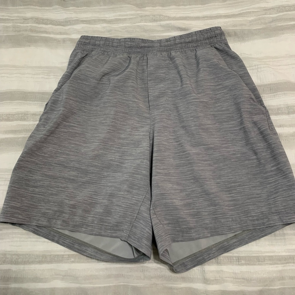 6 inch lululemon shorts